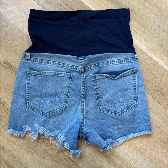 Pinkblush Maternity • Elastic Belly Band Denim Shorts • Small - Picture 3 of 5